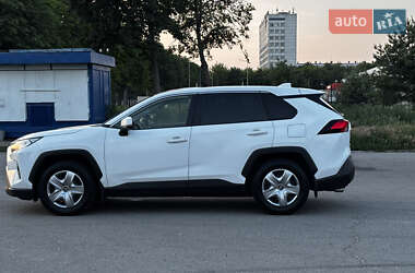 Внедорожник / Кроссовер Toyota RAV4 2019 в 