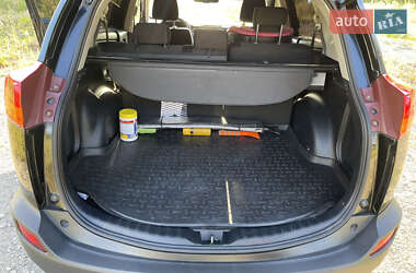 Внедорожник / Кроссовер Toyota RAV4 2014 в 