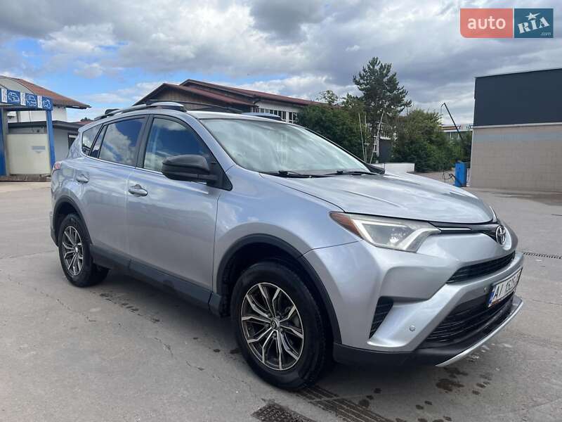 Внедорожник / Кроссовер Toyota RAV4 2016 в Буске