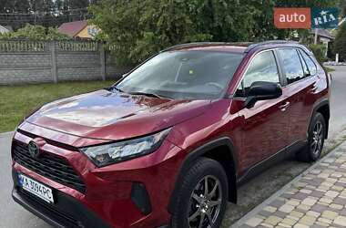 Внедорожник / Кроссовер Toyota RAV4 2018 в 