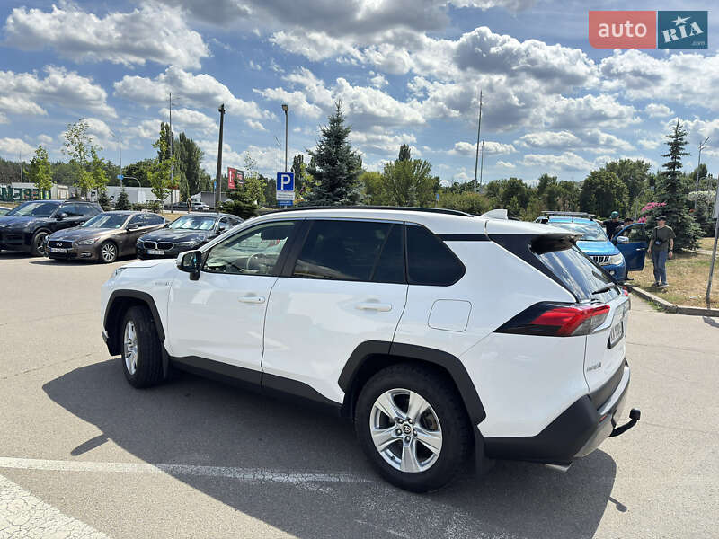 Внедорожник / Кроссовер Toyota RAV4 2021 в Киеве