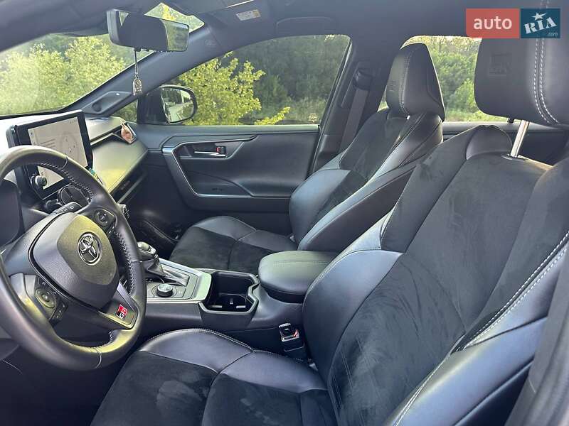 Внедорожник / Кроссовер Toyota RAV4 2023 в Павлограде