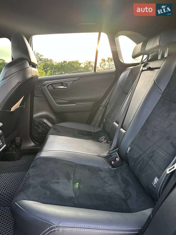 Внедорожник / Кроссовер Toyota RAV4 2023 в Павлограде