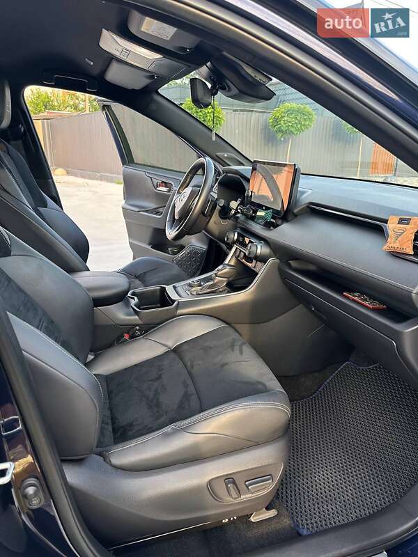 Внедорожник / Кроссовер Toyota RAV4 2023 в Павлограде