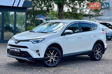 Внедорожник / Кроссовер Toyota RAV4 2016 в Киеве