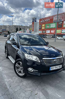 Внедорожник / Кроссовер Toyota RAV4 2010 в Харькове