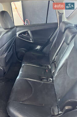 Внедорожник / Кроссовер Toyota RAV4 2010 в 