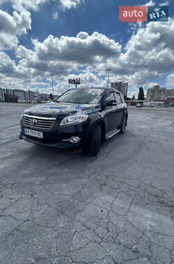 Внедорожник / Кроссовер Toyota RAV4 2010 в 