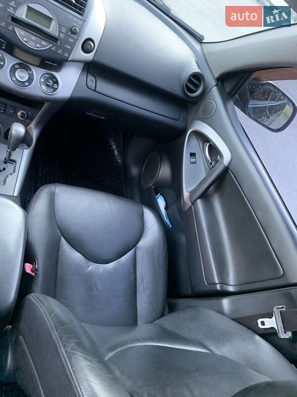 Внедорожник / Кроссовер Toyota RAV4 2006 в Днепре