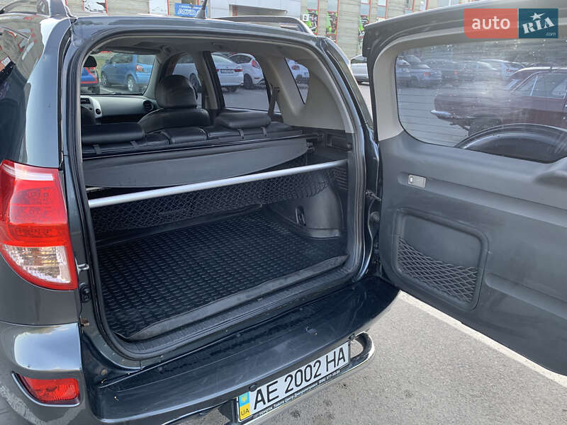Внедорожник / Кроссовер Toyota RAV4 2006 в Днепре