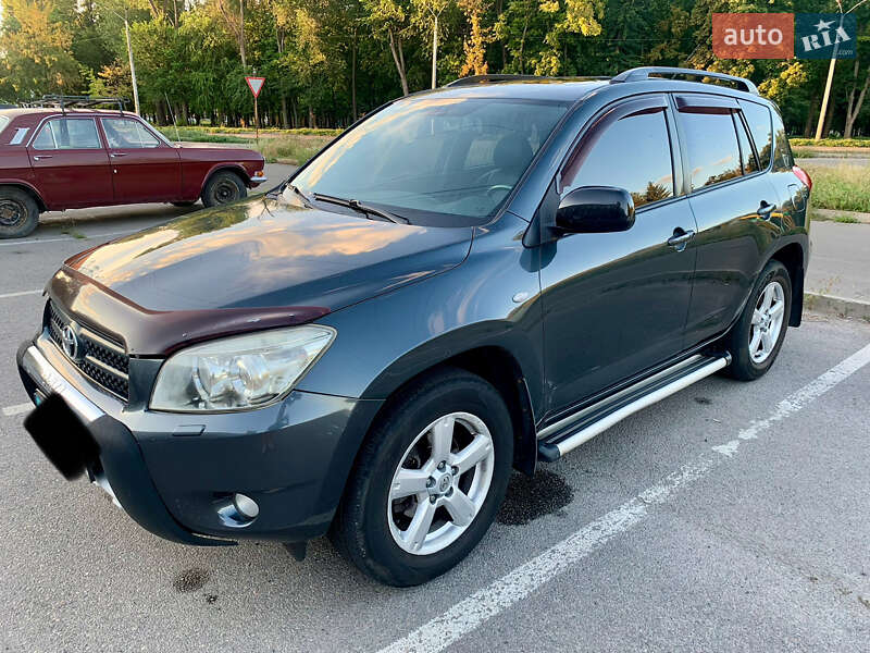 Внедорожник / Кроссовер Toyota RAV4 2006 в Днепре