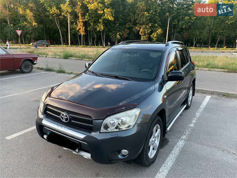 Внедорожник / Кроссовер Toyota RAV4 2006 в Днепре