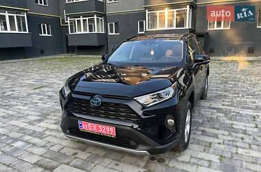 Внедорожник / Кроссовер Toyota RAV4 2019 в Ахтырке