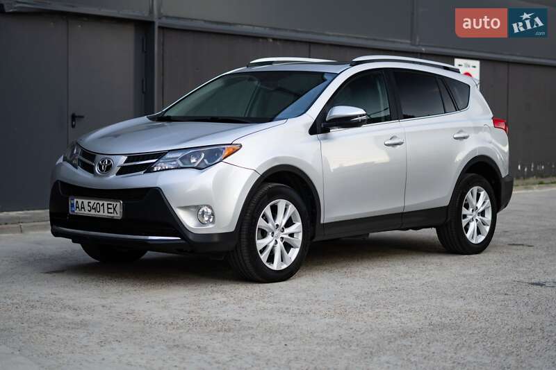Внедорожник / Кроссовер Toyota RAV4 2015 в Киеве