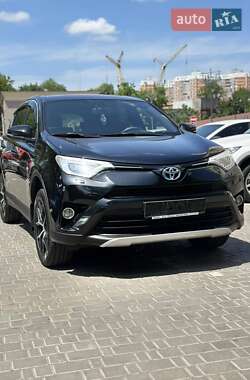 Внедорожник / Кроссовер Toyota RAV4 2017 в Одессе