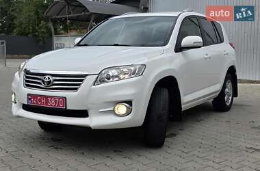 Внедорожник / Кроссовер Toyota RAV4 2011 в 
