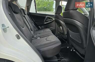 Внедорожник / Кроссовер Toyota RAV4 2011 в 