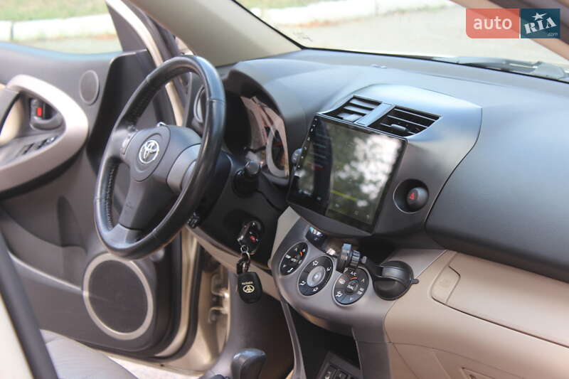 Внедорожник / Кроссовер Toyota RAV4 2007 в Днепре