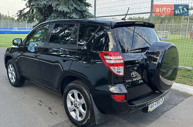 Внедорожник / Кроссовер Toyota RAV4 2011 в 