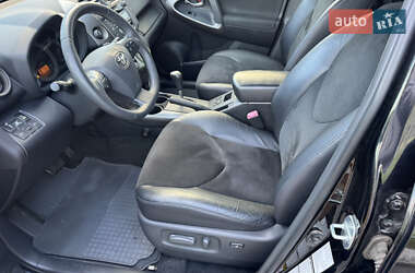 Внедорожник / Кроссовер Toyota RAV4 2011 в 