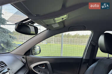 Внедорожник / Кроссовер Toyota RAV4 2011 в 
