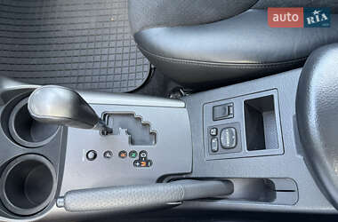 Внедорожник / Кроссовер Toyota RAV4 2011 в 