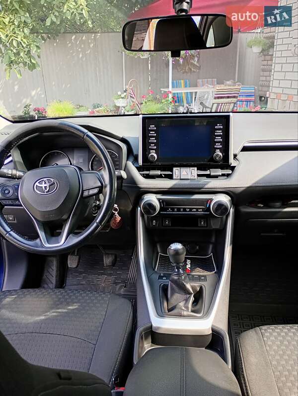 Позашляховик / Кросовер Toyota RAV4 2019 в Врадіївці