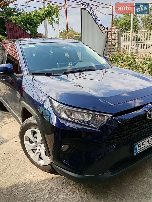 Позашляховик / Кросовер Toyota RAV4 2019 в Врадіївці
