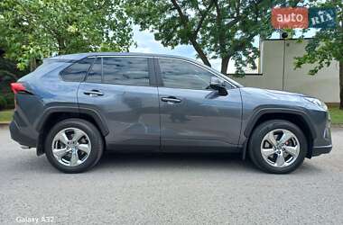 Внедорожник / Кроссовер Toyota RAV4 2021 в Днепре