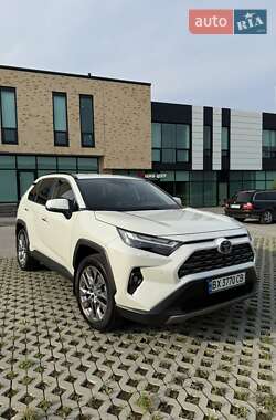 Позашляховик / Кросовер Toyota RAV4 2022 в Хмельницькому