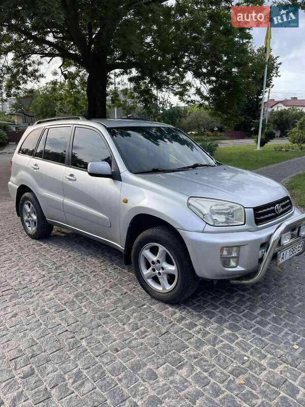 Внедорожник / Кроссовер Toyota RAV4 2002 в Фастове