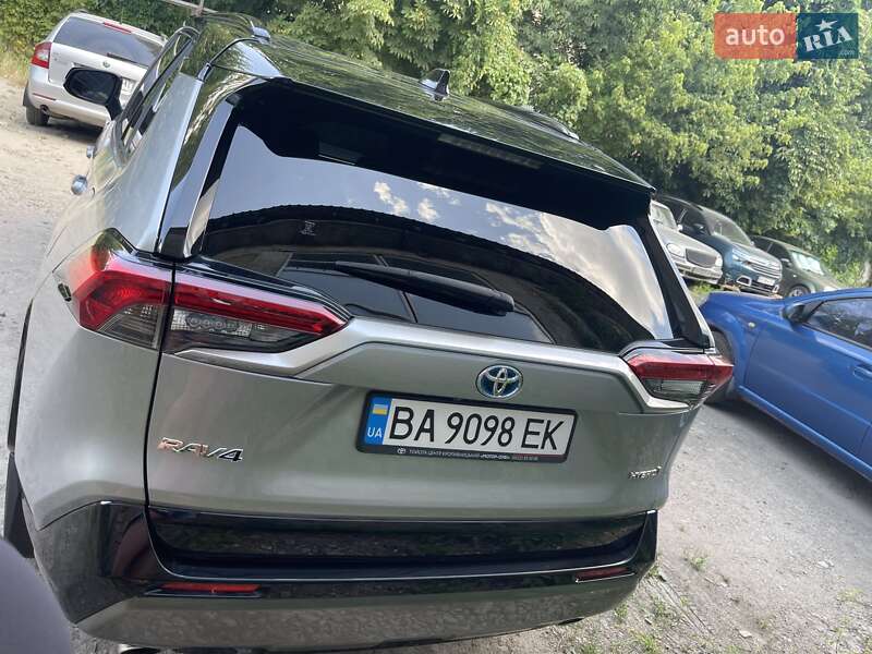 Позашляховик / Кросовер Toyota RAV4 2021 в Кропивницькому