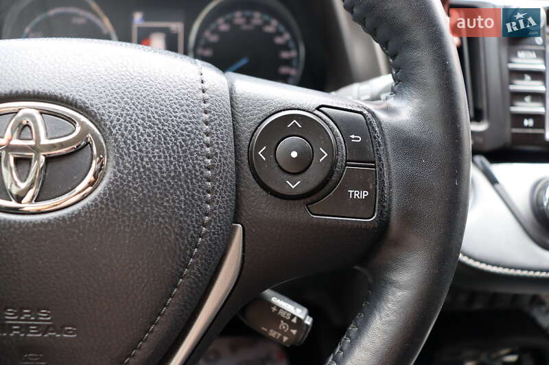 Позашляховик / Кросовер Toyota RAV4 2018 в Львові