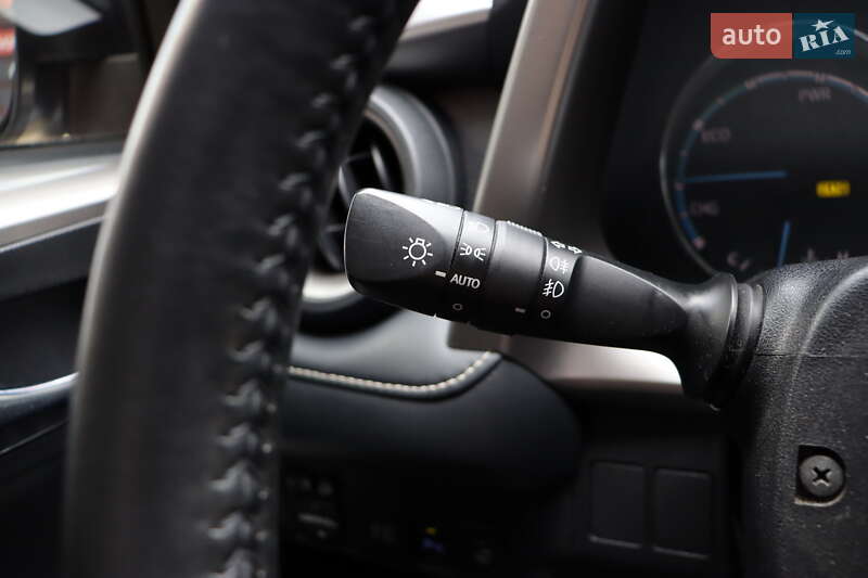 Позашляховик / Кросовер Toyota RAV4 2018 в Львові