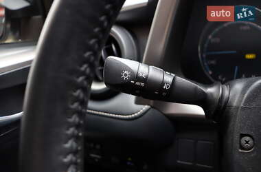 Внедорожник / Кроссовер Toyota RAV4 2018 в 