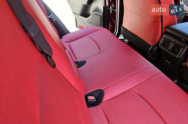 Внедорожник / Кроссовер Toyota RAV4 2019 в 