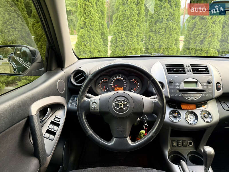 Позашляховик / Кросовер Toyota RAV4 2008 в Харкові