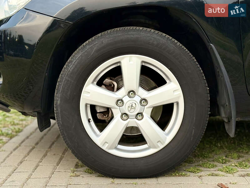 Позашляховик / Кросовер Toyota RAV4 2008 в Харкові