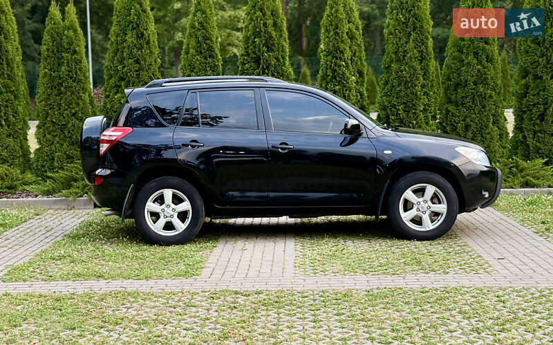 Позашляховик / Кросовер Toyota RAV4 2008 в Харкові