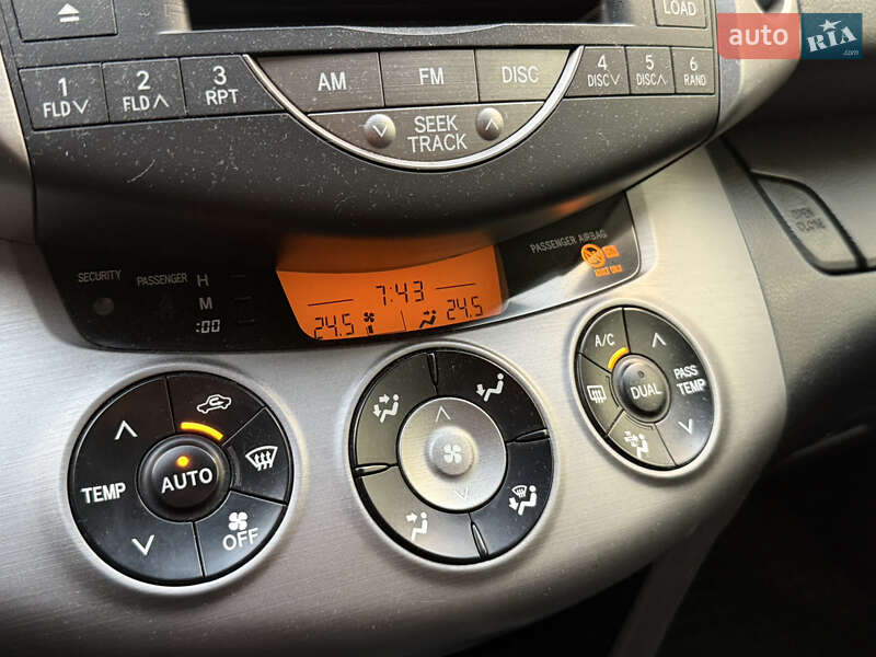 Позашляховик / Кросовер Toyota RAV4 2008 в Харкові