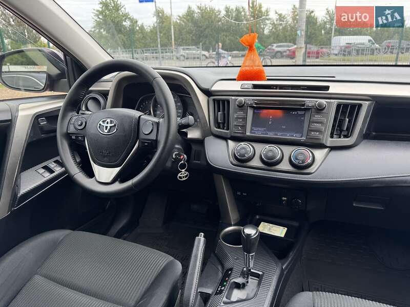 Внедорожник / Кроссовер Toyota RAV4 2015 в Киеве