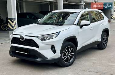 Внедорожник / Кроссовер Toyota RAV4 2022 в Киеве
