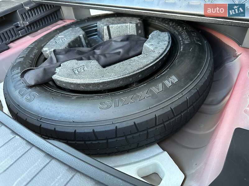 Позашляховик / Кросовер Toyota RAV4 2019 в Умані