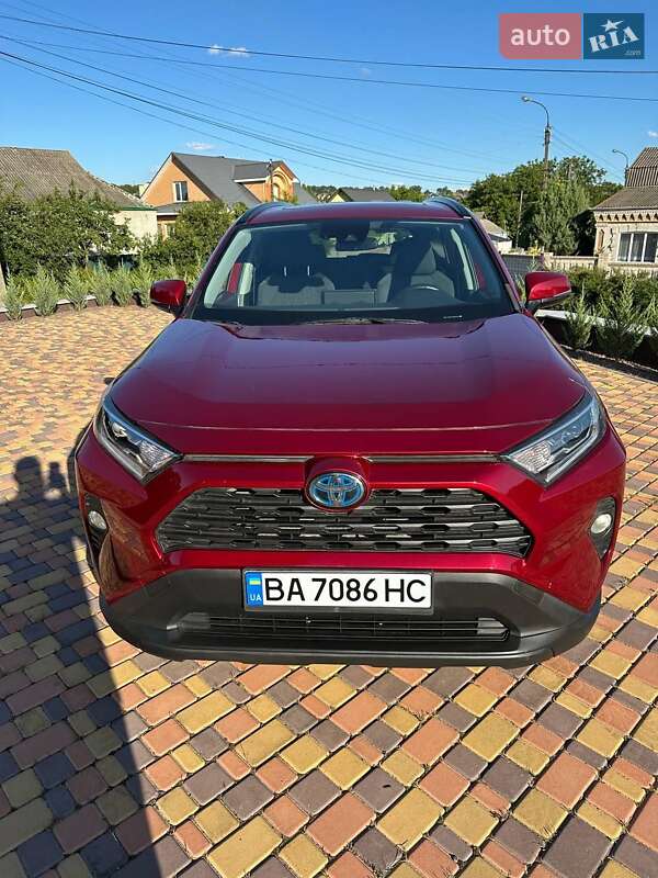Позашляховик / Кросовер Toyota RAV4 2019 в Умані