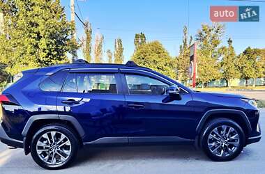 Позашляховик / Кросовер Toyota RAV4 2019 в Харкові