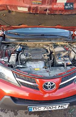 Внедорожник / Кроссовер Toyota RAV4 2014 в Золочеве
