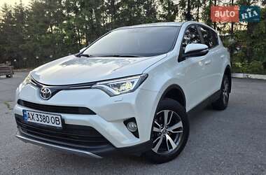 Внедорожник / Кроссовер Toyota RAV4 2017 в Харькове