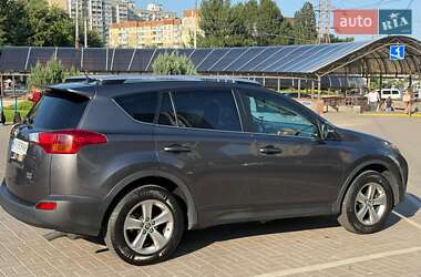 Внедорожник / Кроссовер Toyota RAV4 2015 в 
