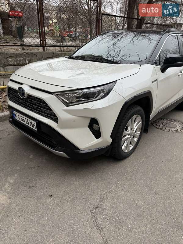 Toyota RAV4 2021