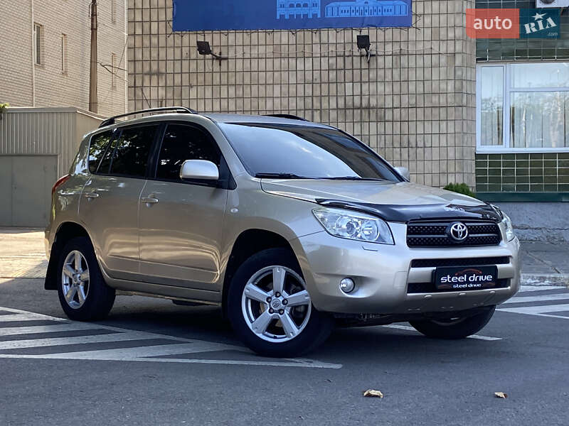 Позашляховик / Кросовер Toyota RAV4 2006 в Миколаєві